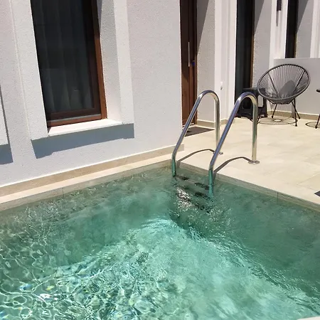 Vila Nikos Vkl